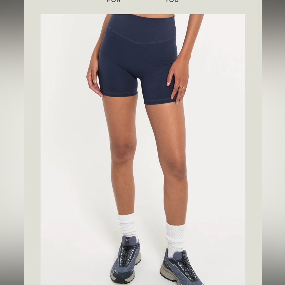 FORM Core Navy Biker Shorts size small 5” inseam!